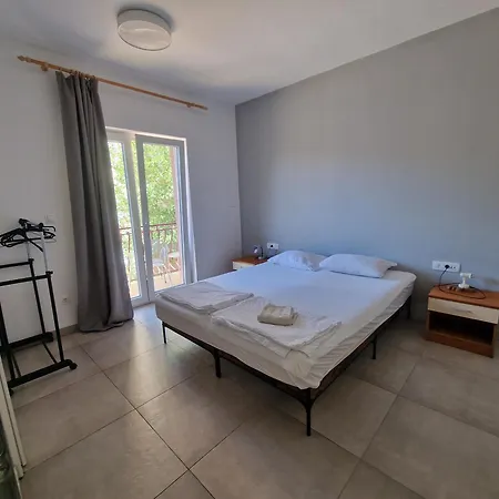 Subtub Hostel *