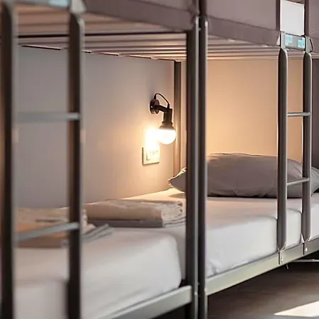 Hostel Subtub *