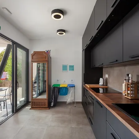 Hostel Subtub Μακάρσκα