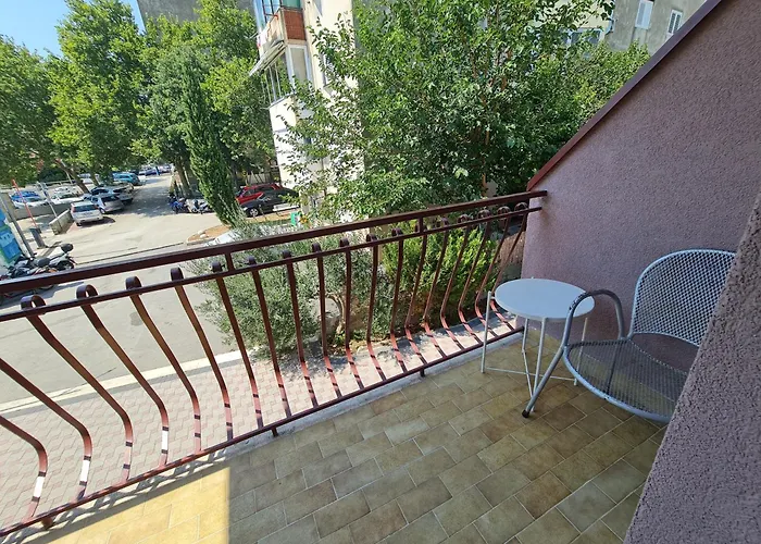 Subtub Hostel Makarska