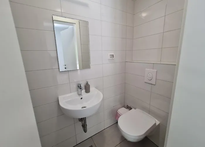 Хостел Subtub Макарска