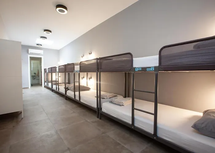 Subtub Макарска